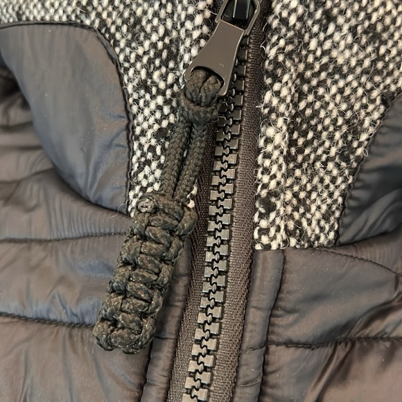 NWT Chillax black nylon and grey fabric long sleeve hooded zip front jacket - Picture 13 of 13